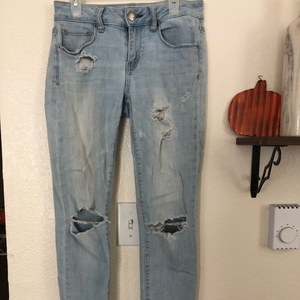 American eagle distressed skinny jeans size 2
